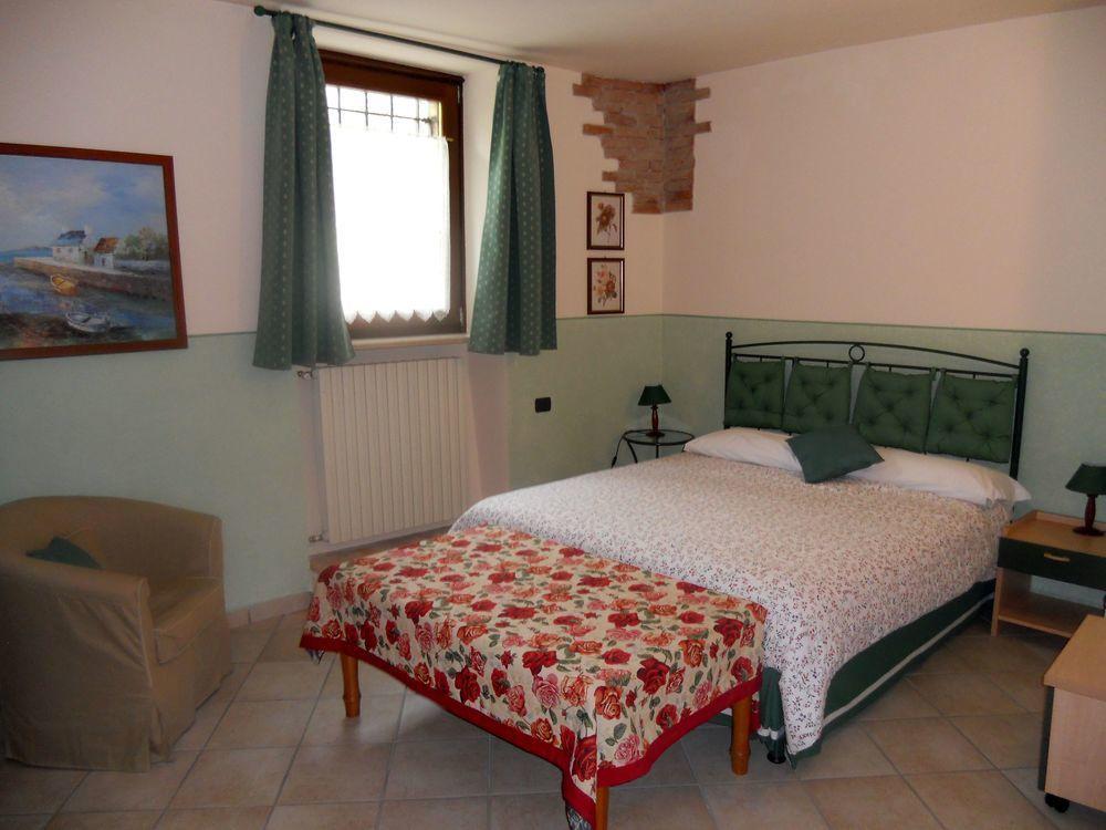 B&B Renzano Bedrooms Salo Exterior photo